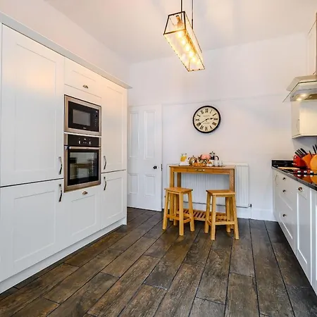 1 Flaxford House Apartman *